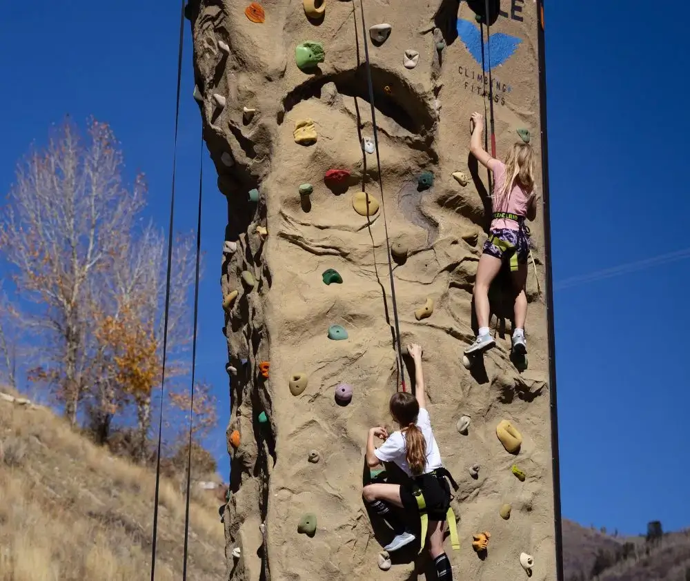 wm.event.fright.at.the.museum.climbing