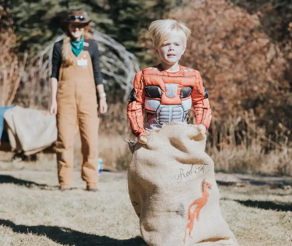 wm.event.fright.at.the.museum.sack.race