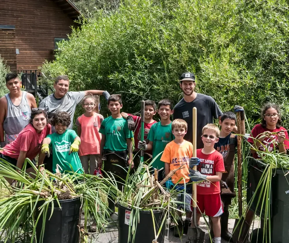 wm.website.img.hero.sq.volunteer