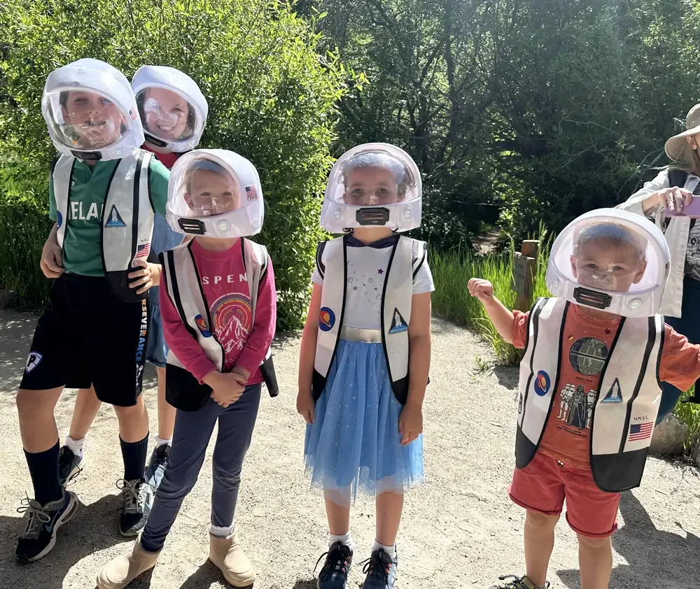 wm.website.img.series.earthkeepers.avon